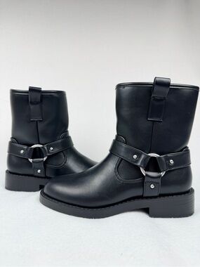 Dolce Vita Women’s Mid Moto Biker Boots, Black Strap Side Zip Size 6 Brand New